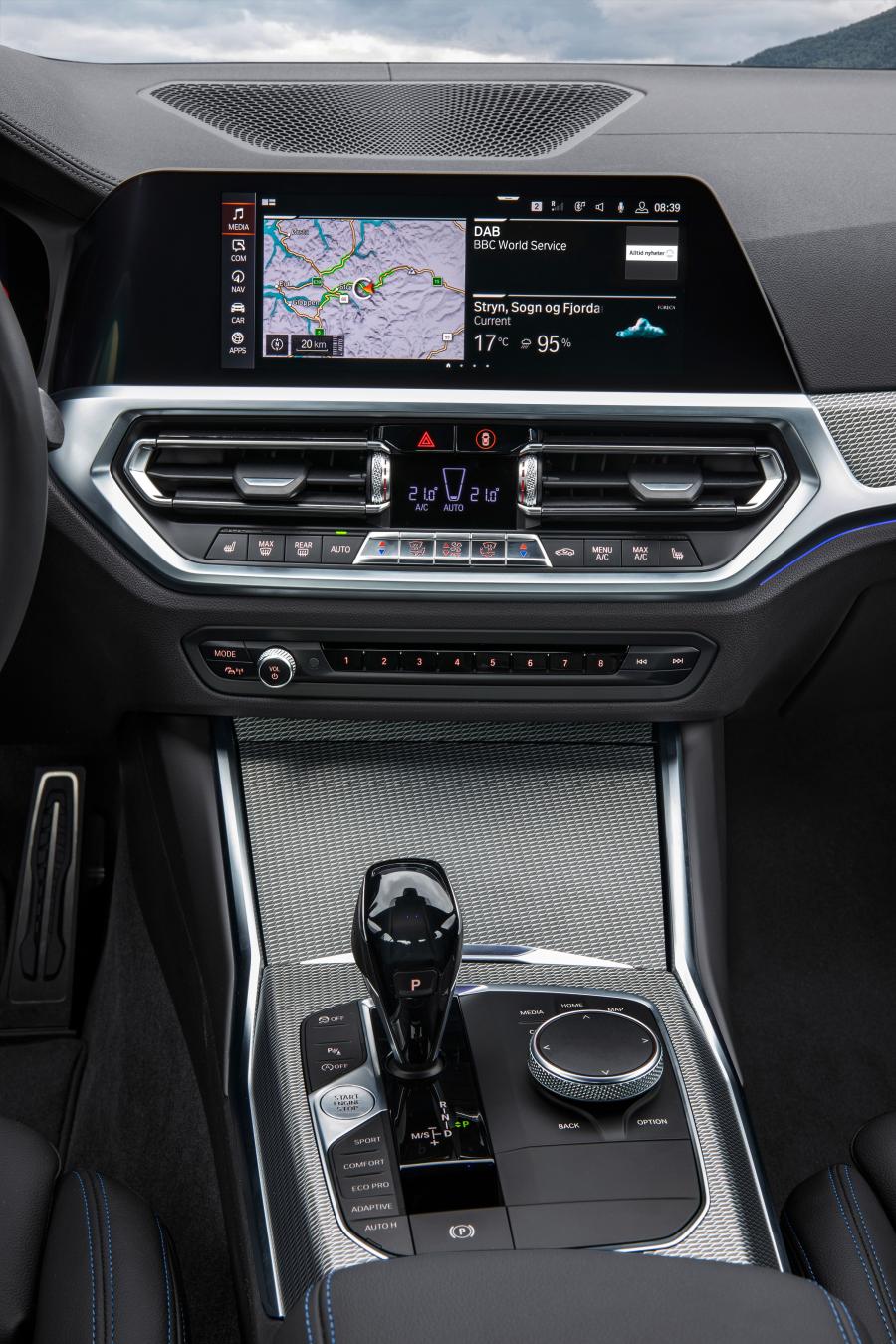 Детали интерьера BMW 330i M Sport (G20) 2019 года  (WW) (фото 38 из 284)